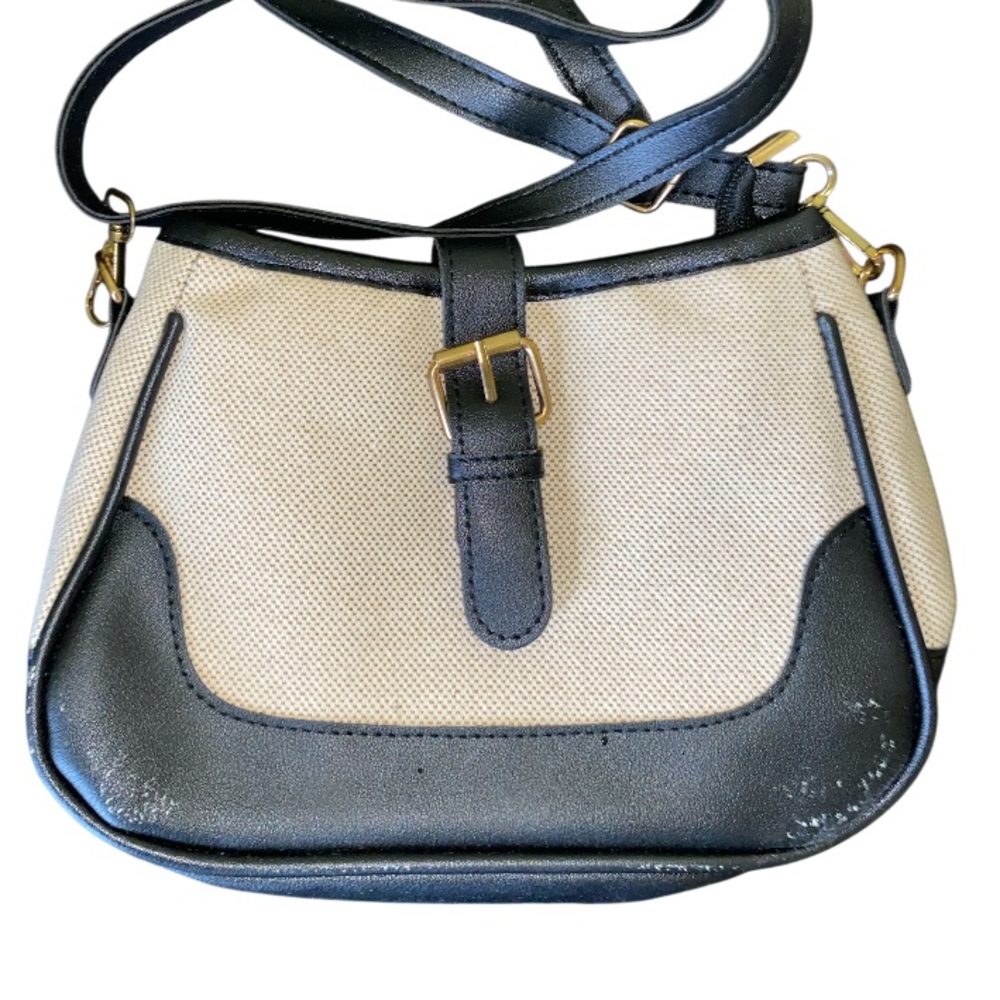 ⭐️ 3/$15 • Black and Cream • Crossbody Bag